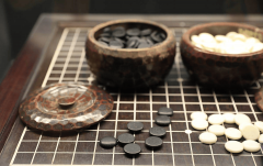 过线上线下对局结识同好