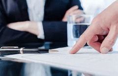 也能通过尺度化产物高效办事中小企